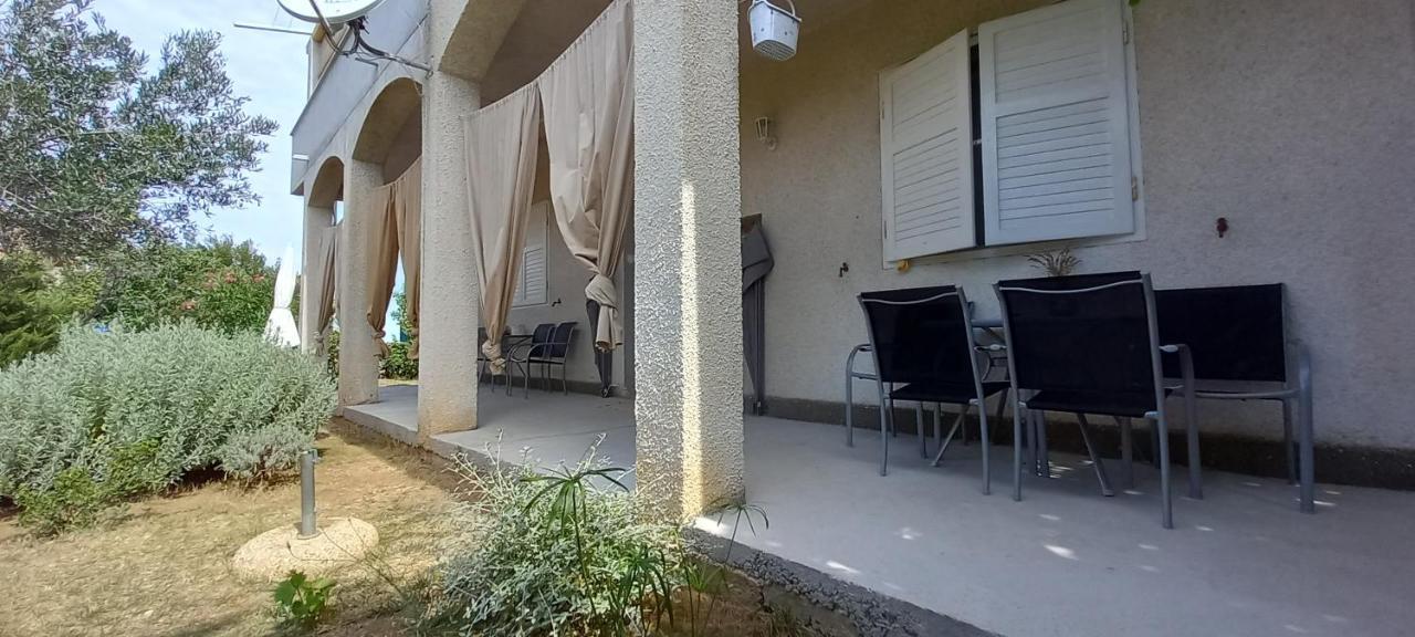 Apartment Patrik Бетина Екстериор снимка